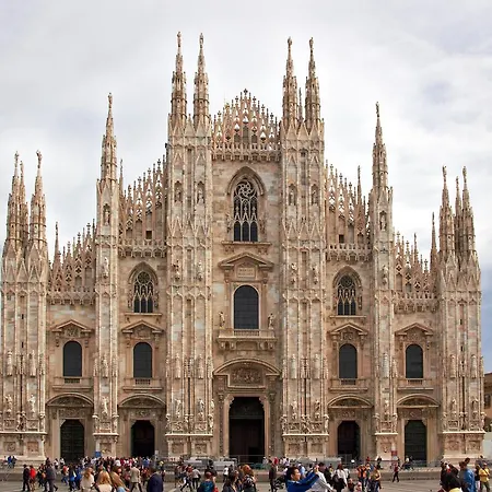 アパート In Milano, Close To Undergrond M3 ミラノ